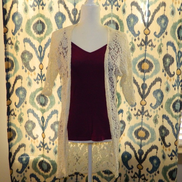 White lace sweater - Picture 1 of 3